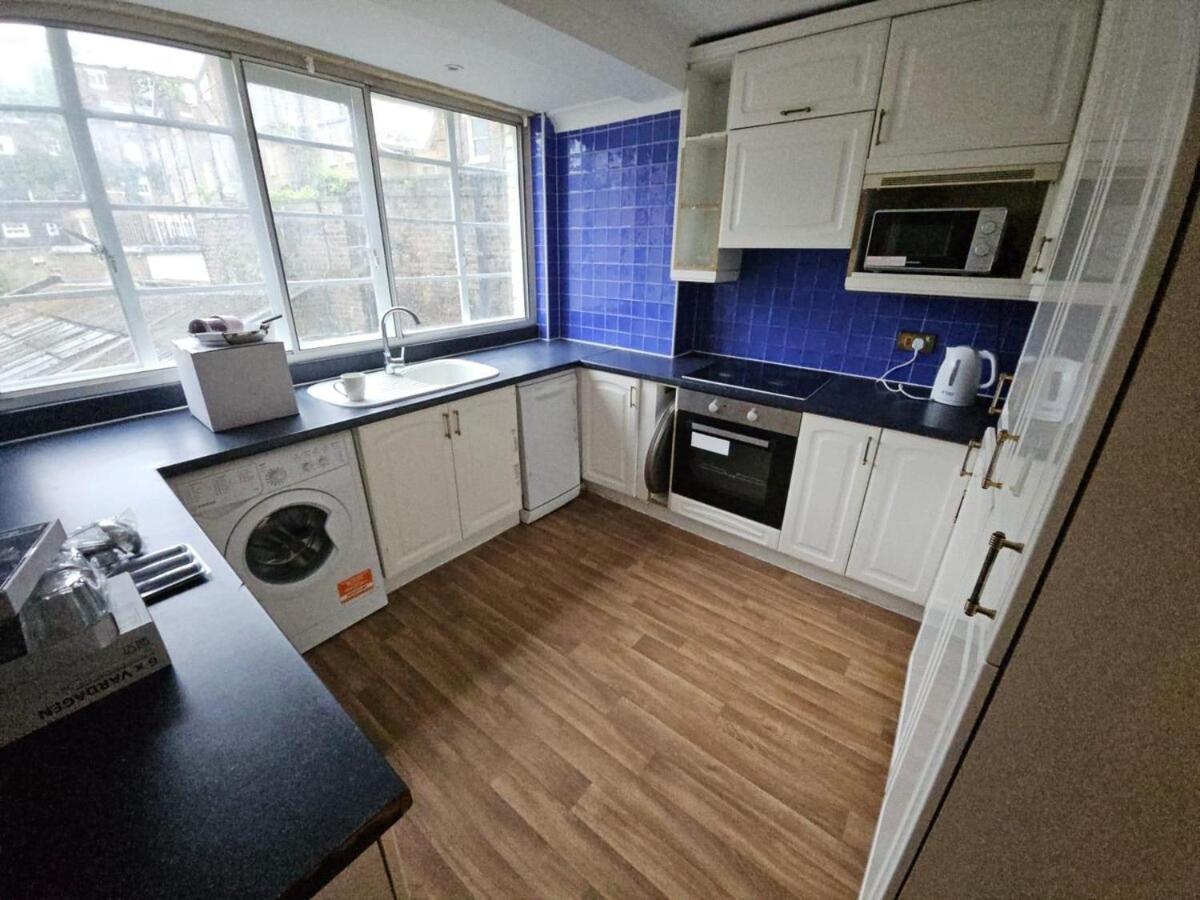 Spacious 3br Near Attractions! London